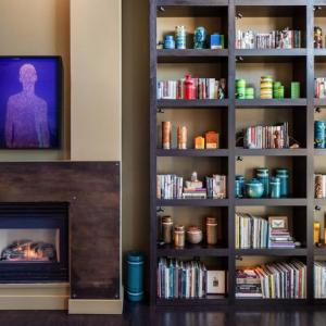 Подход към подредбата на декорация, сувенири и колекции