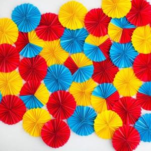 Залепете спомените си от коктейлните партита на стената!