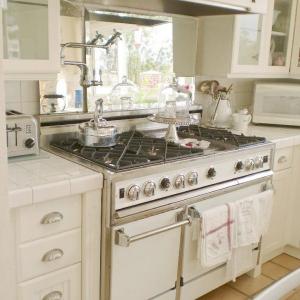 Вкусотии от огледалния свят на Алиса