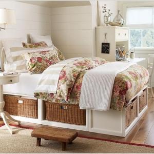 Спалня с панери – разкош и романтика