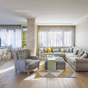 Обединено пространство за кухнята,трапезарията и хола