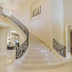 Ковано желязо - царят на лукса във вечните парапети за стълби
