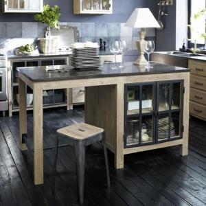 Кухня с остров в провансалски дух