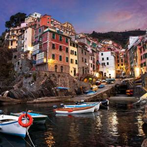 Известният район Чинкуе Тере, Италия