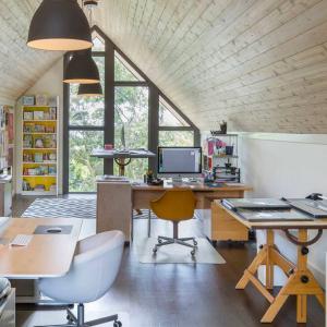 Офис на тавана - кой ли не мечтае за това