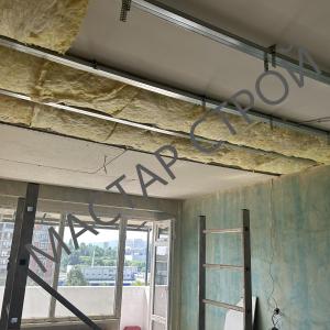 таван от гипсокартон и шумоизолираща вата (апартамент последен етаж в панелен блок)