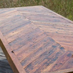 Старинна маса от рециклиран паркет