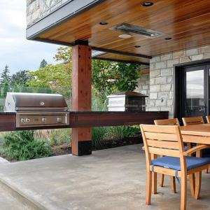 Нетрадиционно, но удачно решение за двора