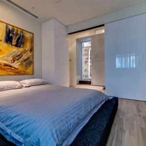 Изчистена спалня