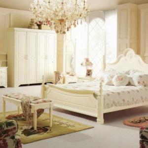 Флорално нашествие в класическата спалня