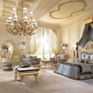 Класиката носи пустинен вятър с нежни лилави акценти