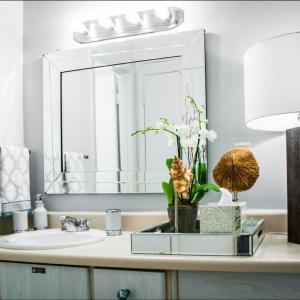 Повече светлина в малката баня