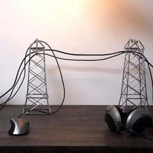 Арт-инсталация с кабели