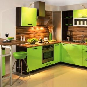 Декорирайте с пресни плодове и саксии със свежи подправки