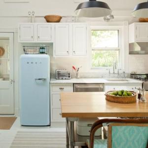 Обзаведете се с малка маса