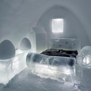 Легло в покоите на ледената кралица