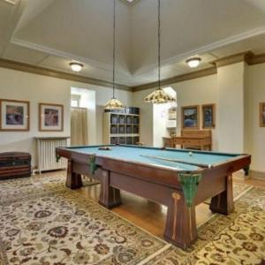 Нека не пропускаме и миговете за отдих - стая за билярд!