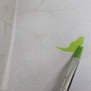 Започнете да рисувате с най-светлия и лек цвят