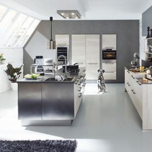 Акцентирайте със стил на тъмните нюанси