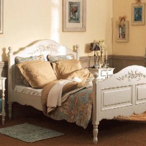 Спални от масивна дървесина