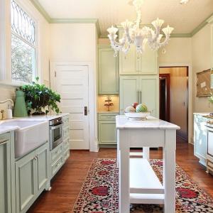 Имитация на мрамор, съчетан с добрия стар винтидж