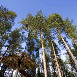 Огледалният куб в Швеция