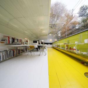 Осветлението изигава отлично ролята си