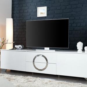 Какви удобства предоставя телевизорът?