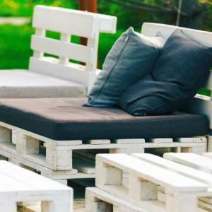 Мебели от палети за твоя уникален вътрешен двор