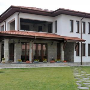 Заложете на стилна комбинация от поне два цвята