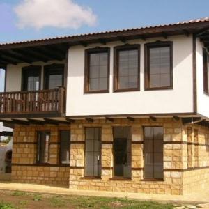 Едноетажни и двуетажни жилища