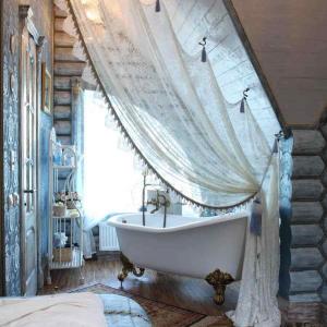 Аристократична и романтична