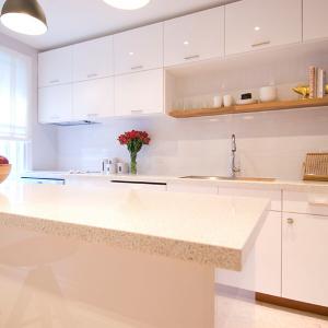 Освежете вида на кухненския модул с помощта на фолио или боя