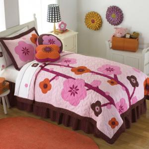 Чисто и колоритно спално бельо