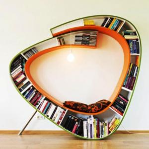 Заобиколени от книги