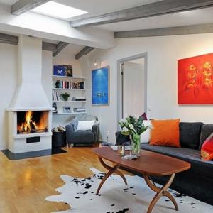 Малката камина внася топлина и уют