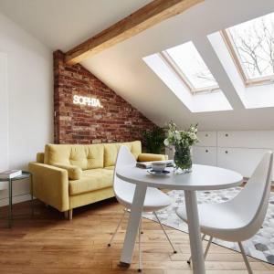 Какви суми да предвидим за монтаж на дребни елементи - панти, насрещници и автомати?