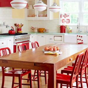 Цветен акцент в червено