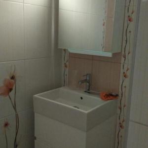 Завършена баня с всички монтажи....5