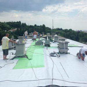 Ремонт на покрив на жилищен блок