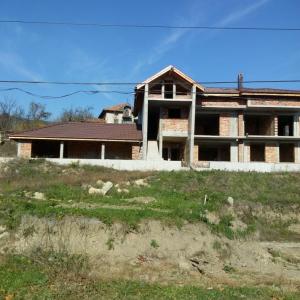 Къща в близост до В.Търново