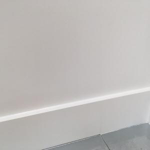 Первази от Мдф завършени със блажна боя егшел на делукс и акрилен силикон