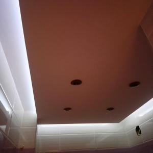 окачен таван баня