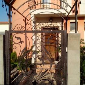 порта и навес