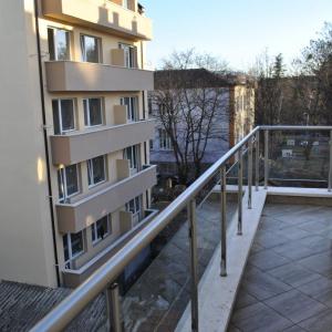 Монтаж на алуминиеви парапети