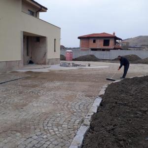 Груб строеж