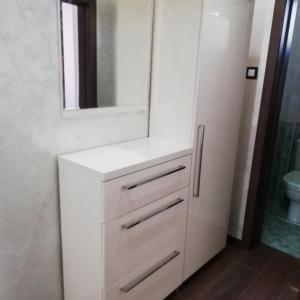 Шкаф за обувки с огледало и гардероб