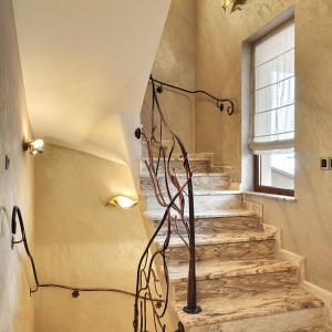 Красотата на дърво изработено от метал...