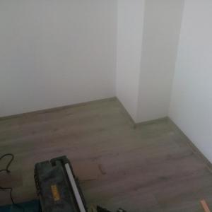 поставяне на подовата настилка-ламинат