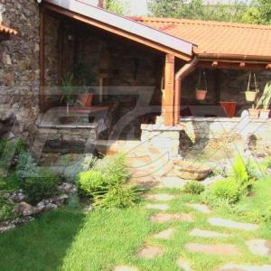 Плочопътеки на тревна фуга